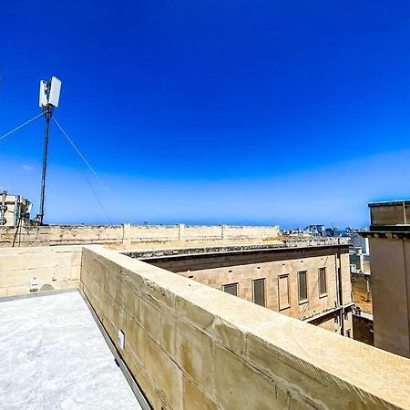 Apartmán Designer Duplex Penthouse In Floriana Exteriér fotografie