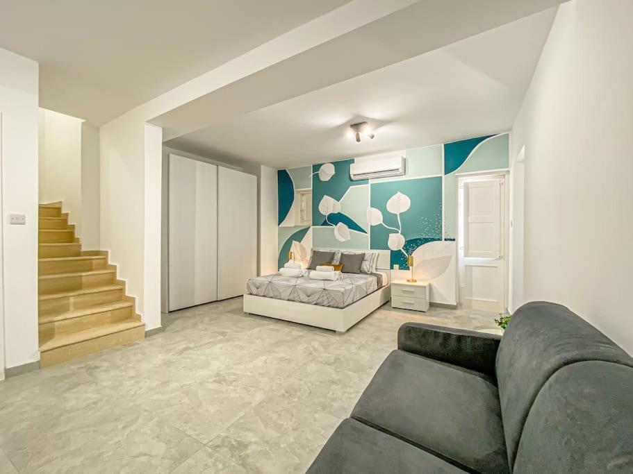 Apartmán Designer Duplex Penthouse In Floriana Exteriér fotografie