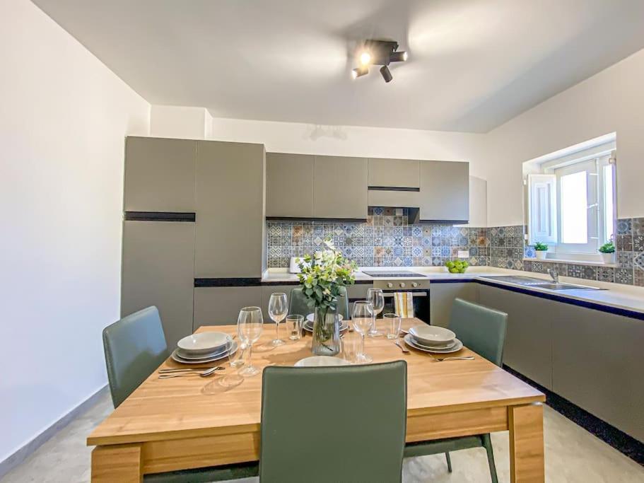 Apartmán Designer Duplex Penthouse In Floriana Exteriér fotografie