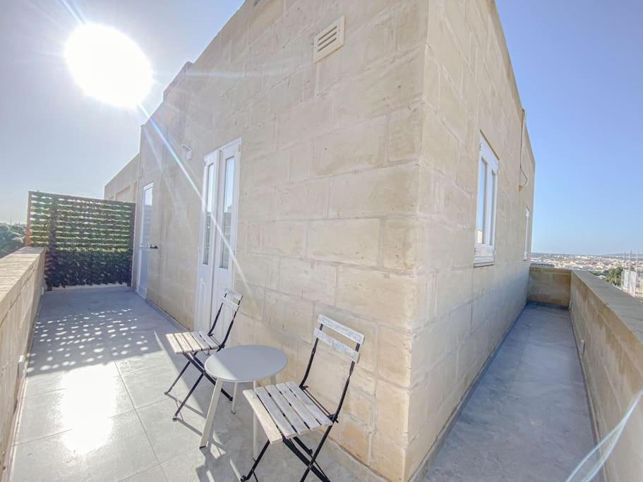 Apartmán Designer Duplex Penthouse In Floriana Exteriér fotografie